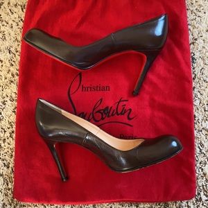 Christian Louboutin brown leather Pumps